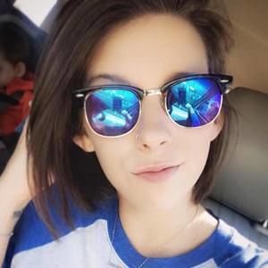 Meet your Posher, Brittney